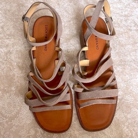 Brand New Lucky Brand Genuine Suede Chunky Low Heel Strappy Gladiator Sandals - Picture 5 of 16